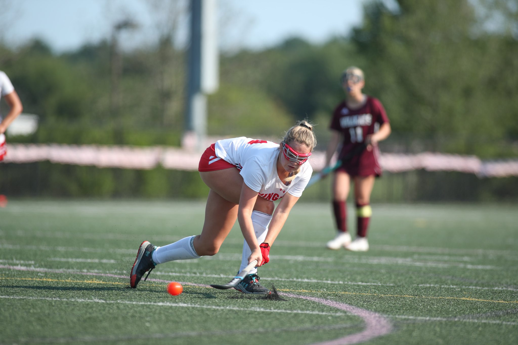 Sophomore Sienna Bracket passes the ball early in the first quarter.