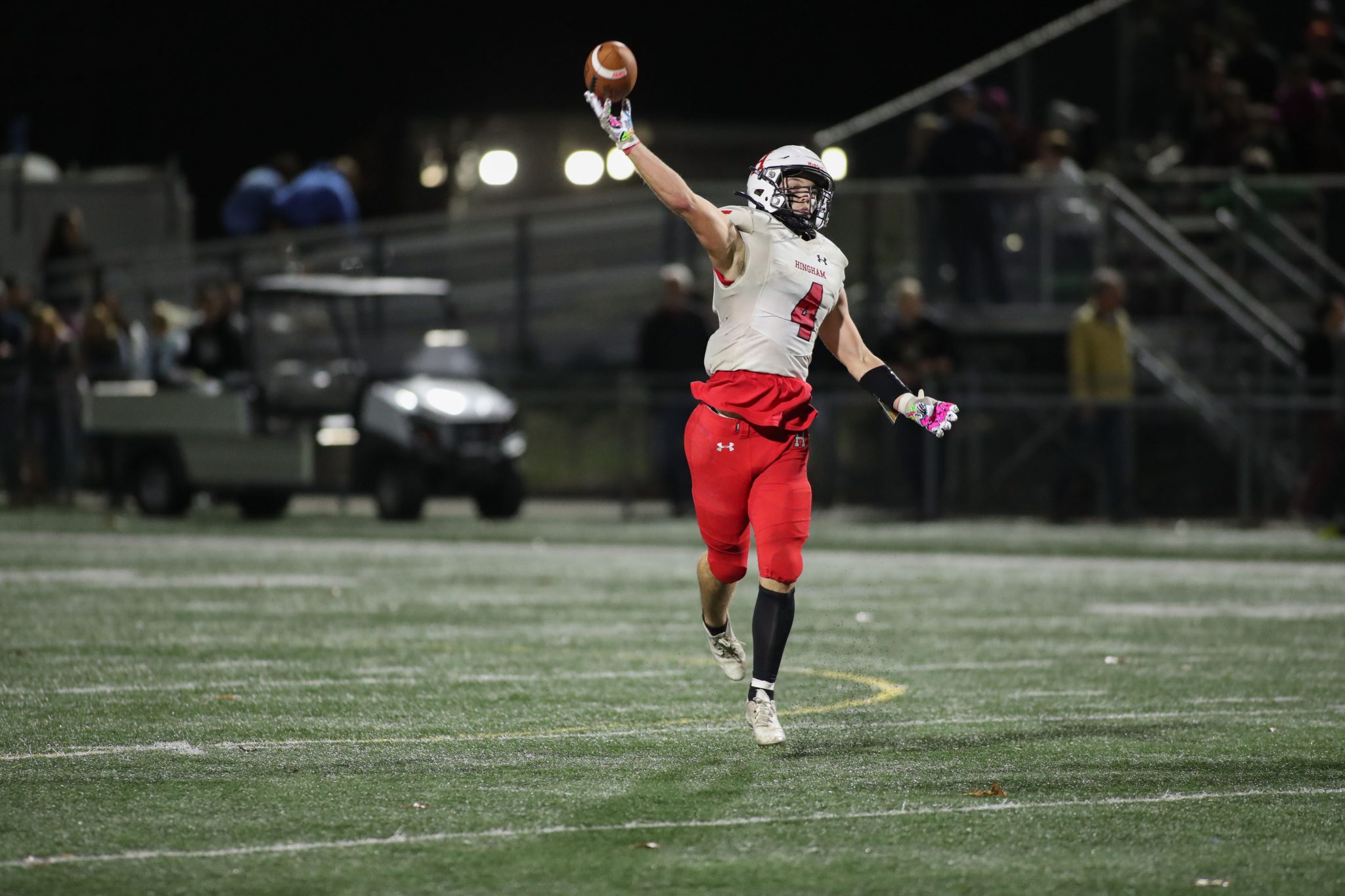 Senior Cam Dobson threw a touchdown pass to junior Gunnar Corey in Hingham's 30-19 loss to Chelmsford. 
