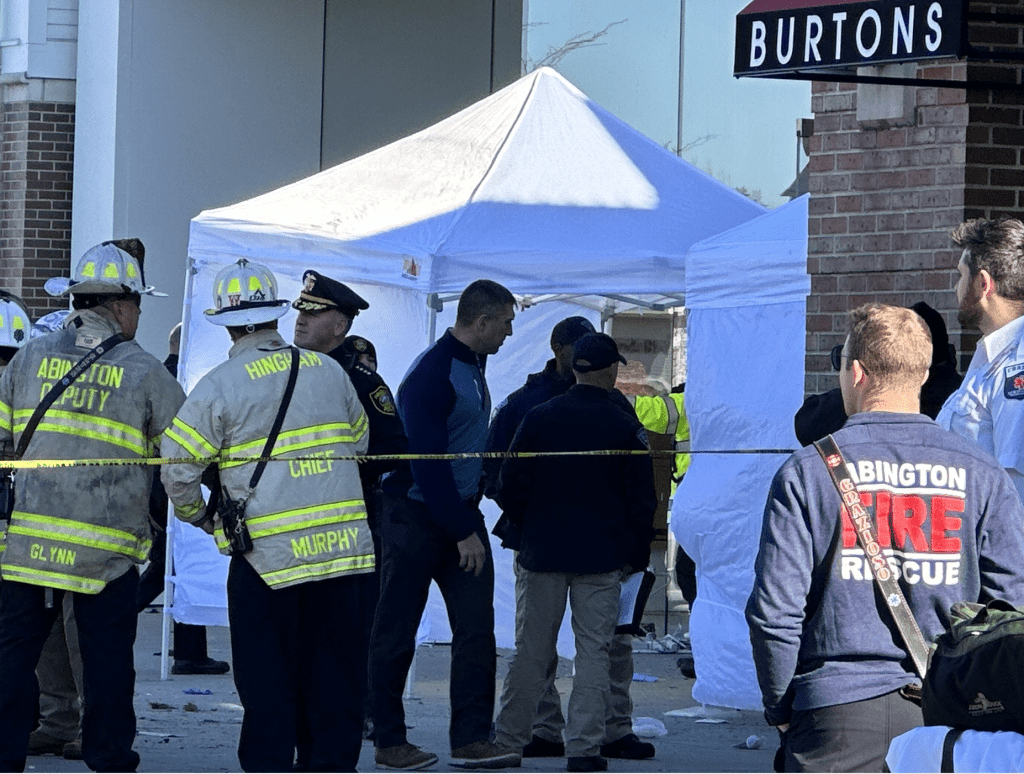 Update Arrest Made in Apple Store Crash at Derby Street Shops