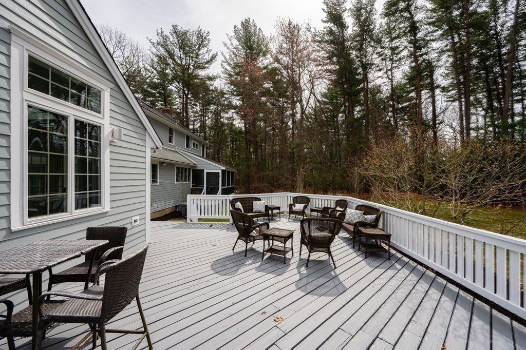 Featured Listing 6 Peter Hobart Drive Hingham Anchor