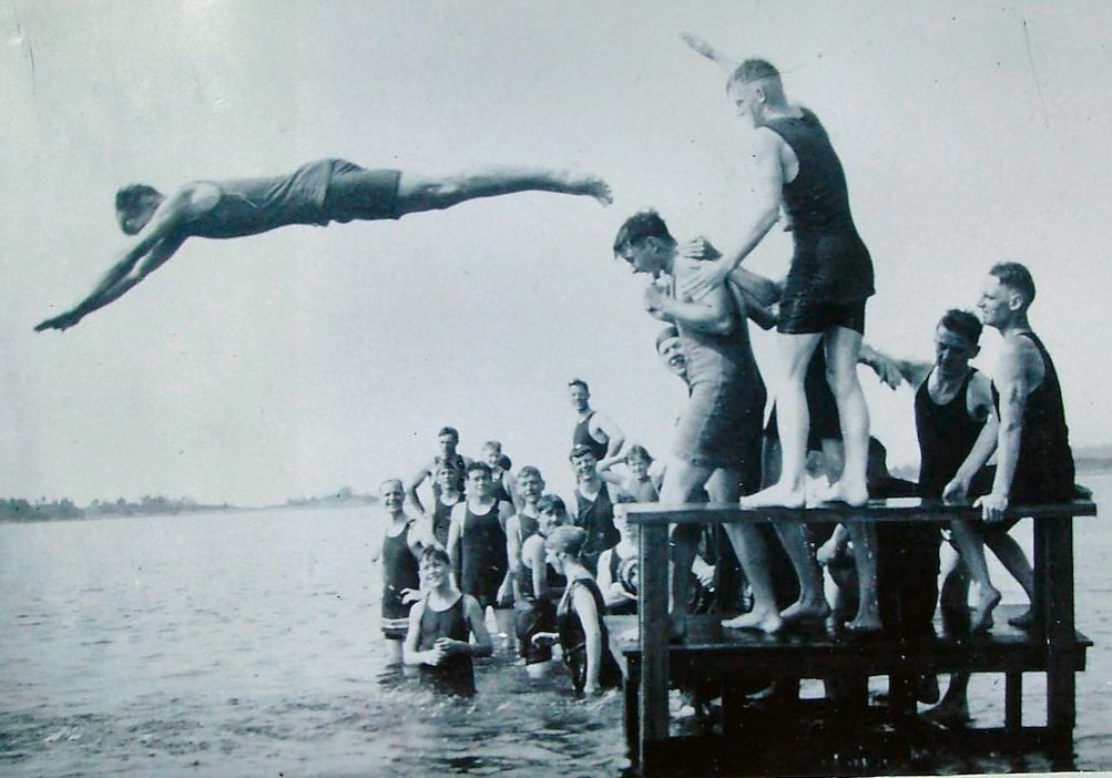 1917 Harbor Diving Class